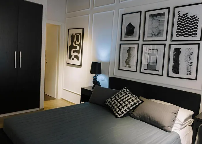 The B Place Cola 4*