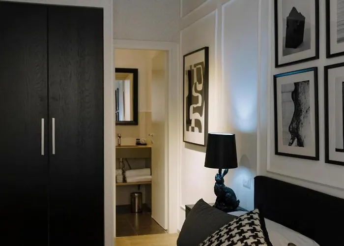 The B Place Cola 4*
